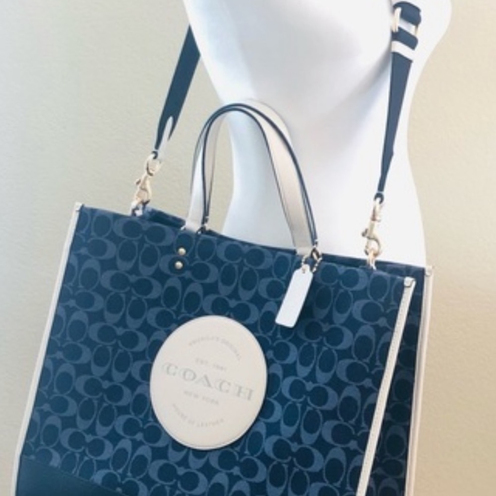 Beautiful Coach computer/brief shoulder bag.  Popular blue denim fabric.